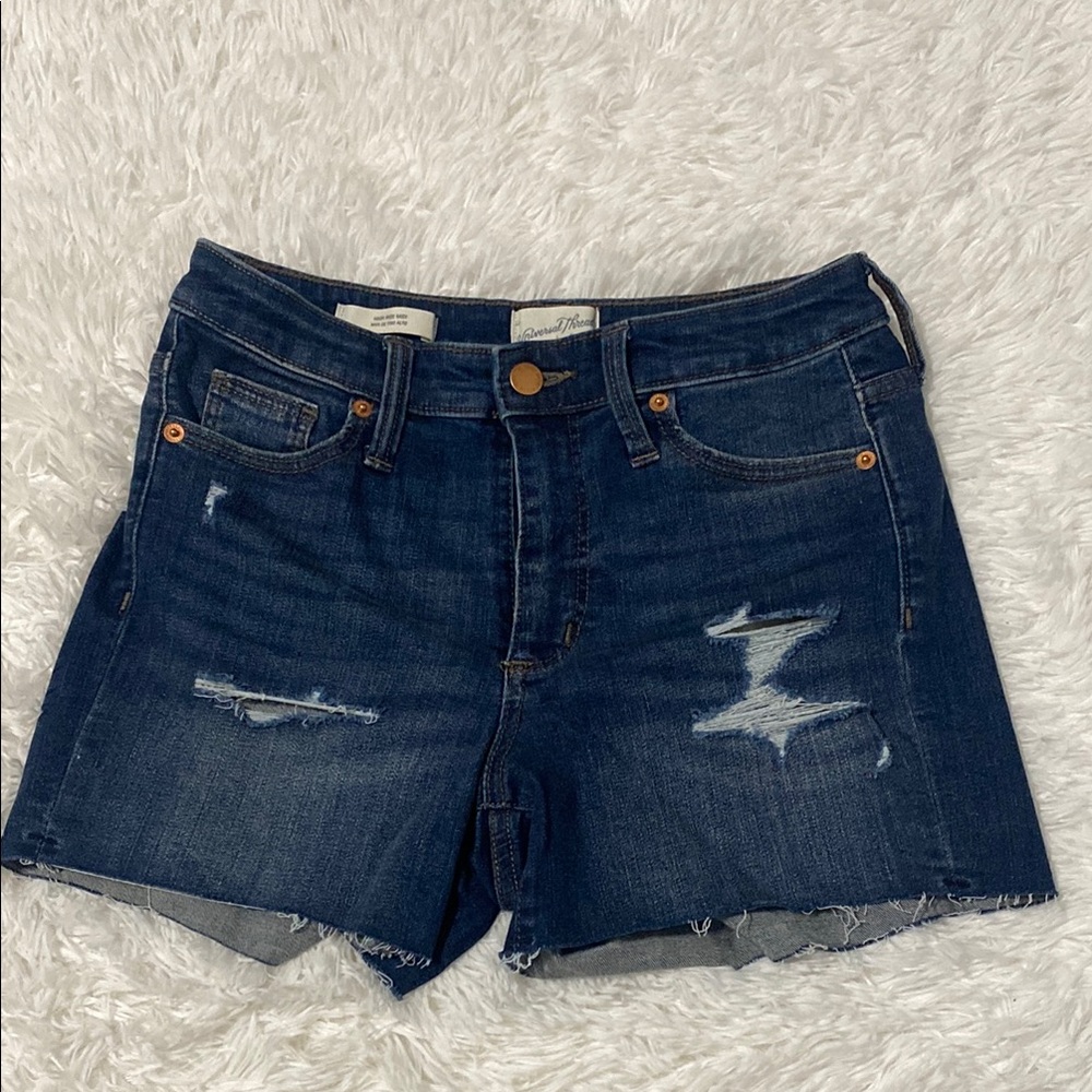 Universal Thread Denim Distressed Women's Shorts - High Rise Midi size 2/26
